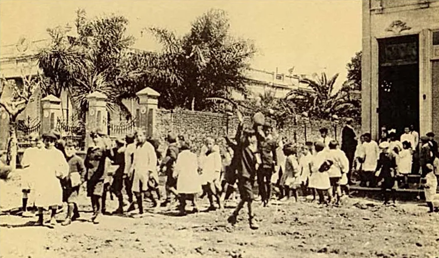 San José del colegio y la plaza